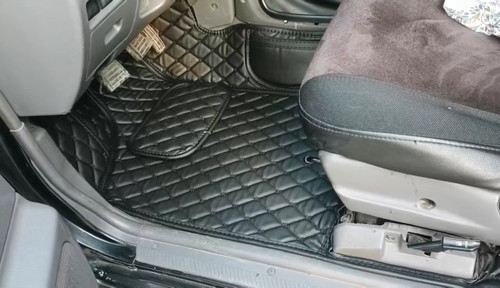 کفپوش پنجبعدی سوبا M4 هفتنفره با پوشش سه ردیف