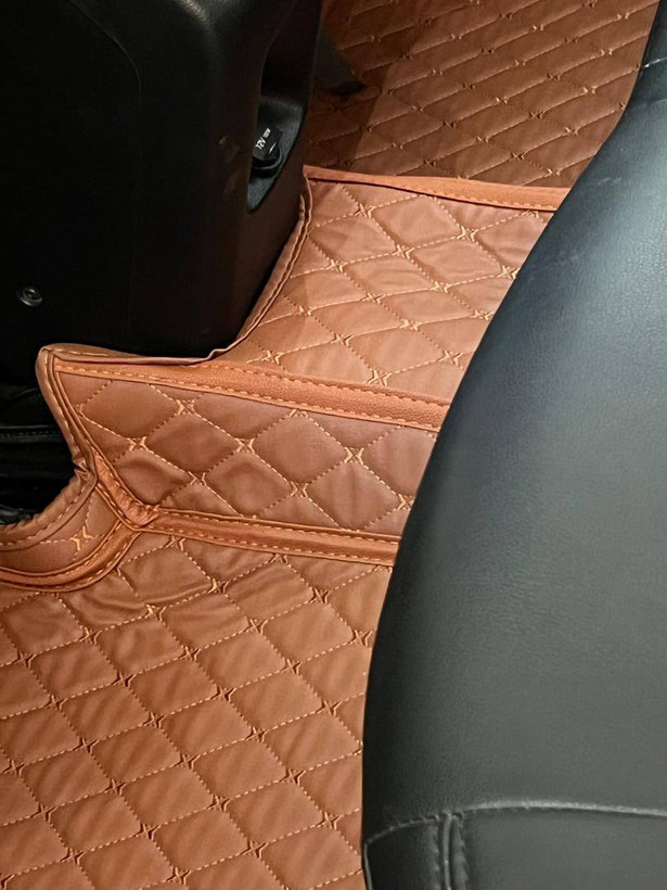 نمای داخلی سورنتو XM پس از نصب کفپوش پنجبعدی Kafposh_Lux